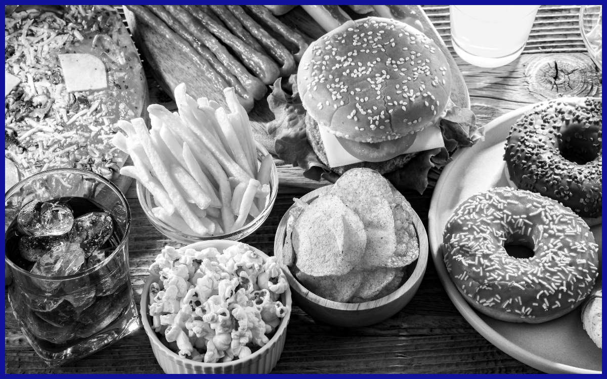 Konsumsi makanan yang tidak sehat menjadi salah satu faktor risiko PTM